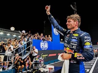 Verstappen verovert in Singapore vijftigste poleposition uit carrière