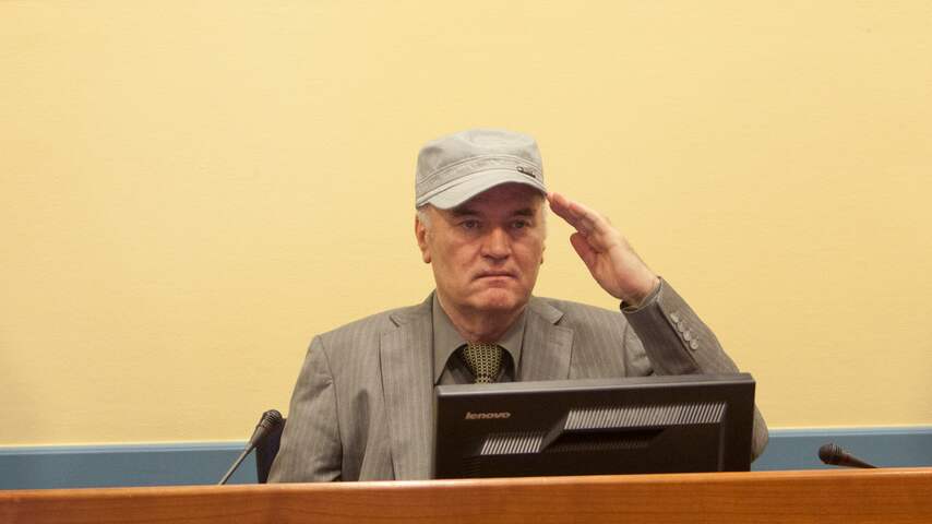 Foto bij Lichaam veroordeelde legerleider Ratko Mladic aangekomen in Servië