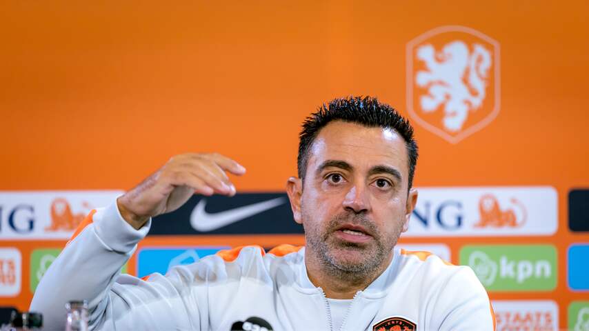 Foto bij Xavi noemt passeren Memphis als lastigste beslissing: 'Zijn reactie was geweldig'