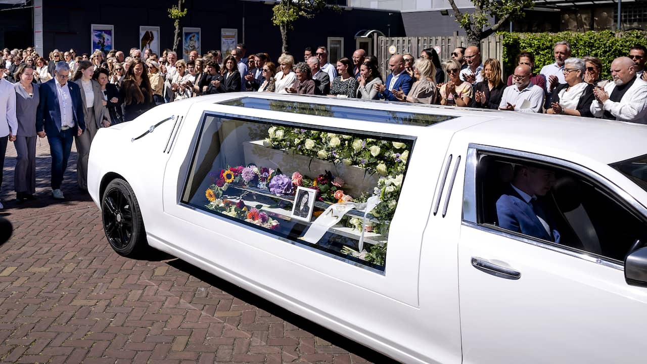 Video | Familie en vrienden nemen afscheid van Jade Kops met erehaag