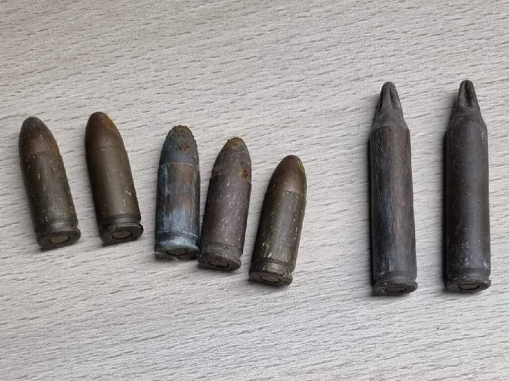 Man vindt kogels tijdens harken van de tuin in Westervoort