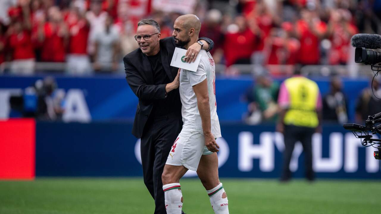 Foto bij Ajacied Amrabat stopt voorlopig bij Marokko: 'Speel niet onder deze bondscoach'
