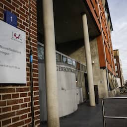 Met elk woord van Mark S. groeit het onbegrip: 'Vroeger klap op je hoofd gehad?'