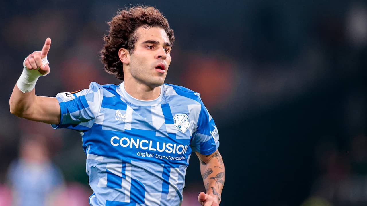 Video | FC Utrecht-aanvaller Rodríguez maakt fabuleuze goal vanaf middenlijn