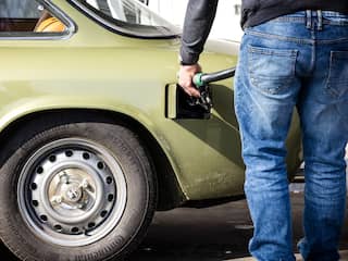 Nederland brengt deel van olievoorraad naar de markt op dag van benzinerecord