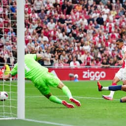 Ajax leent sokken uit aan tegenstander Burnley en wint laatste oefenduel