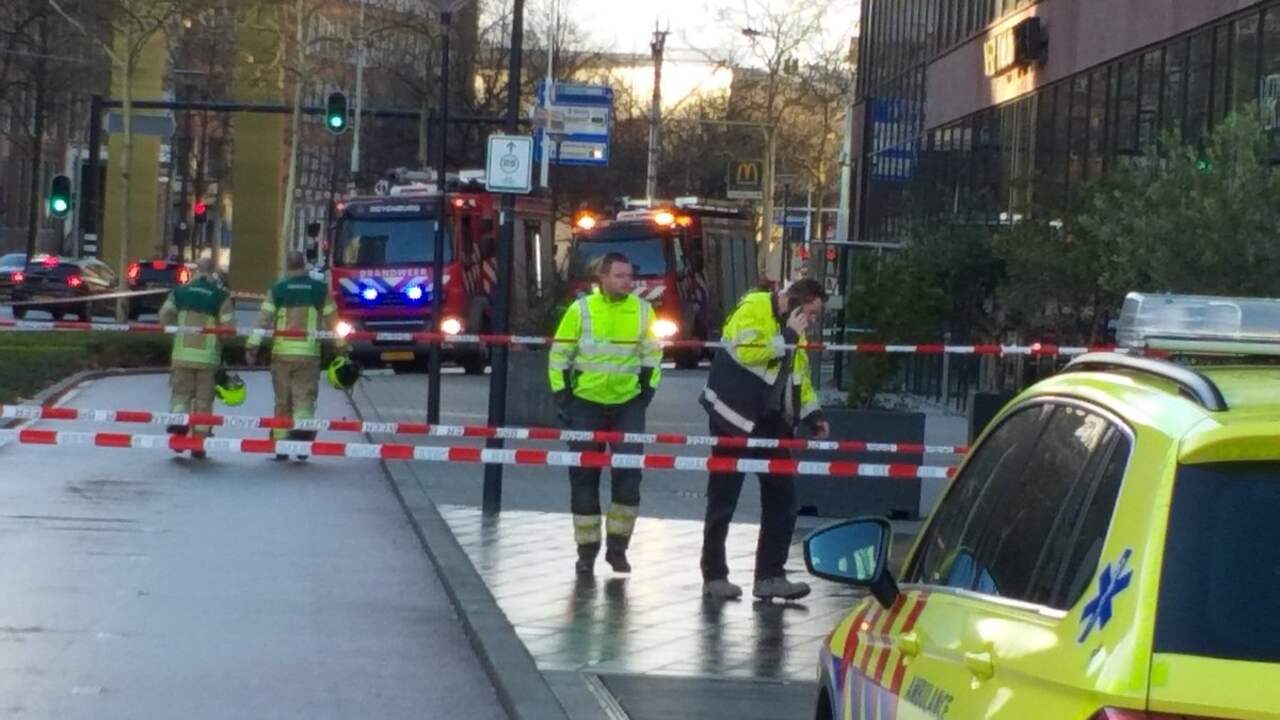 Kantoorgebouw aan de Blaak ontruimd wegens rook