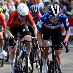 Live Amstel Gold Race | Reacties na zege Bredewold, Pogacar nog in peloton