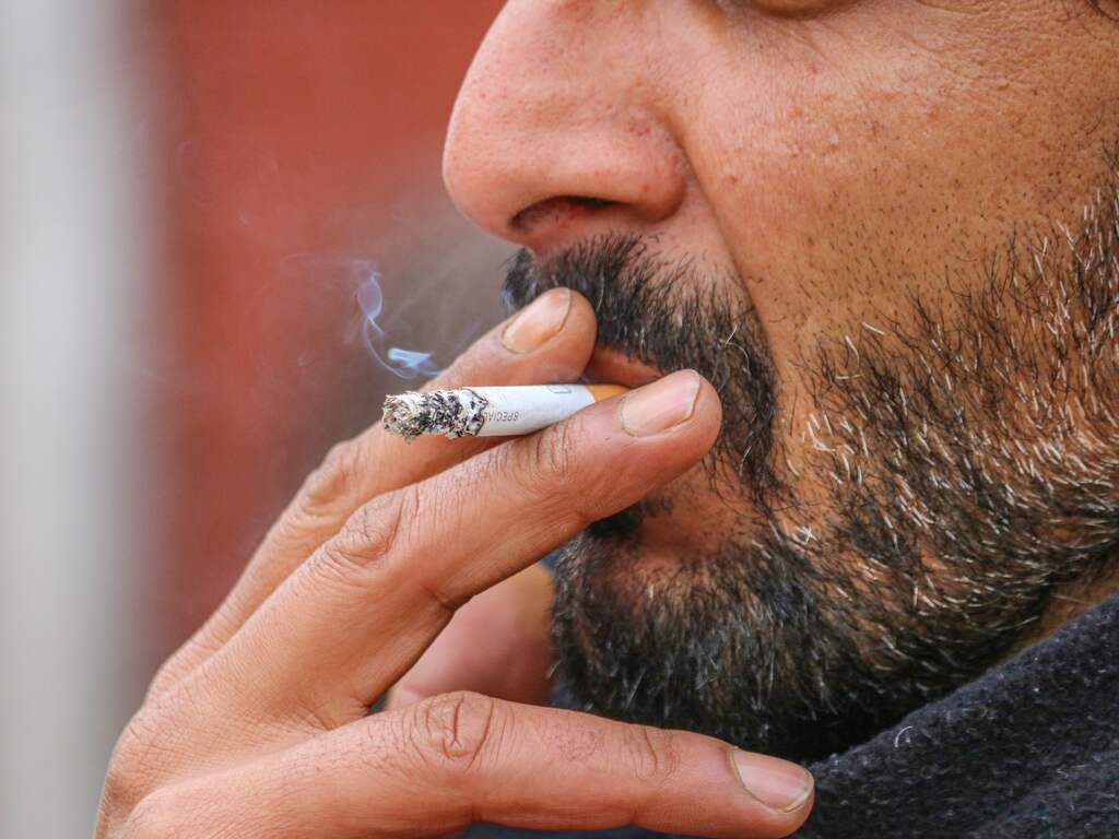 Frankrijk verbiedt roken op alle openbare plaatsen waar ook kinderen komen