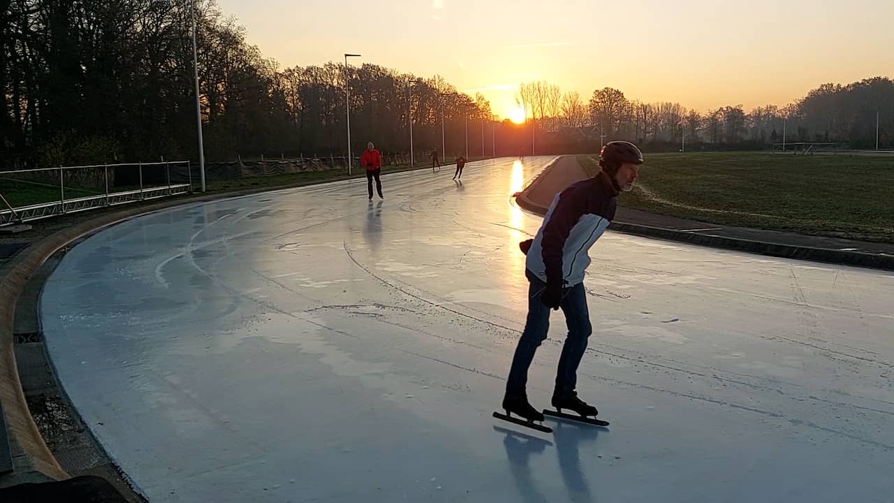 Video | Eerste schaatsers op natuurijs in Winterswijk