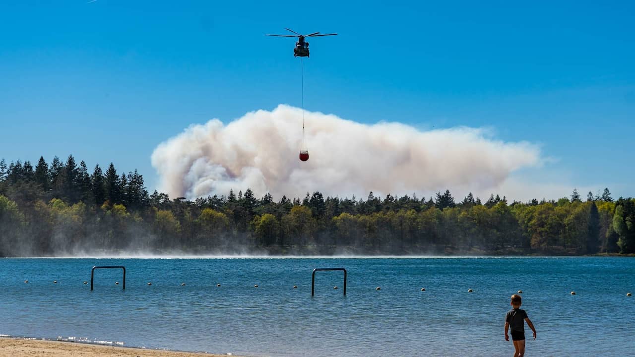 Brandweer heeft hele nacht geblust bij 't Harde: 'Op volle sterkte