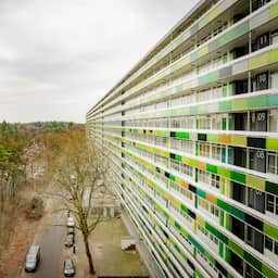 Bewoners flats Zeist mogen niet met meer dan drie mensen op instabiele balkons