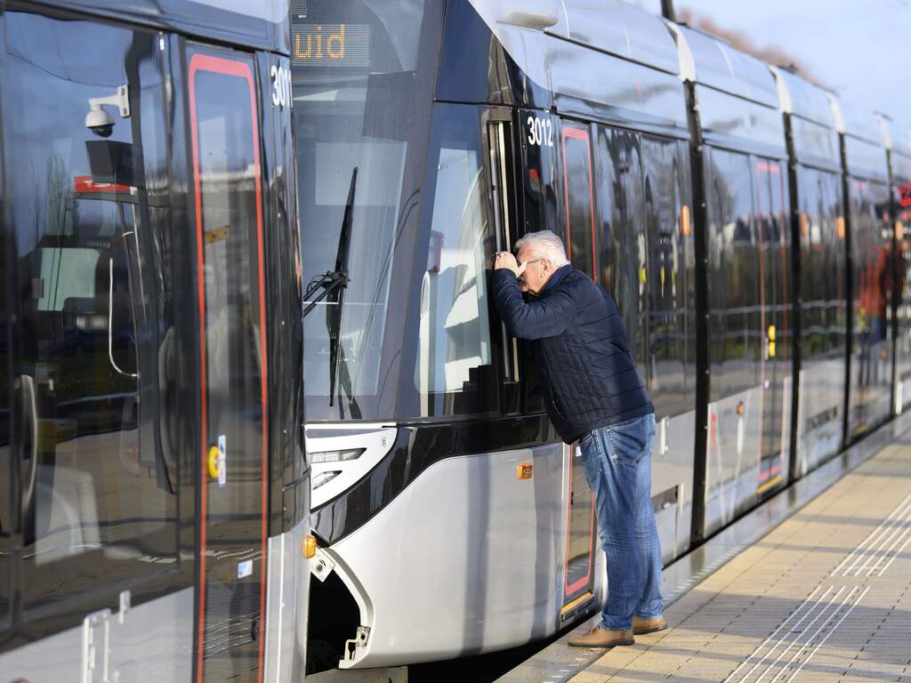 Metro's Amsterdam rijden weer na storing