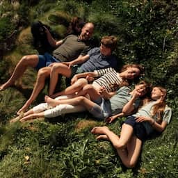 Nieuwe familiefoto prins William en Catherine voor vijftienjarig huwelijk