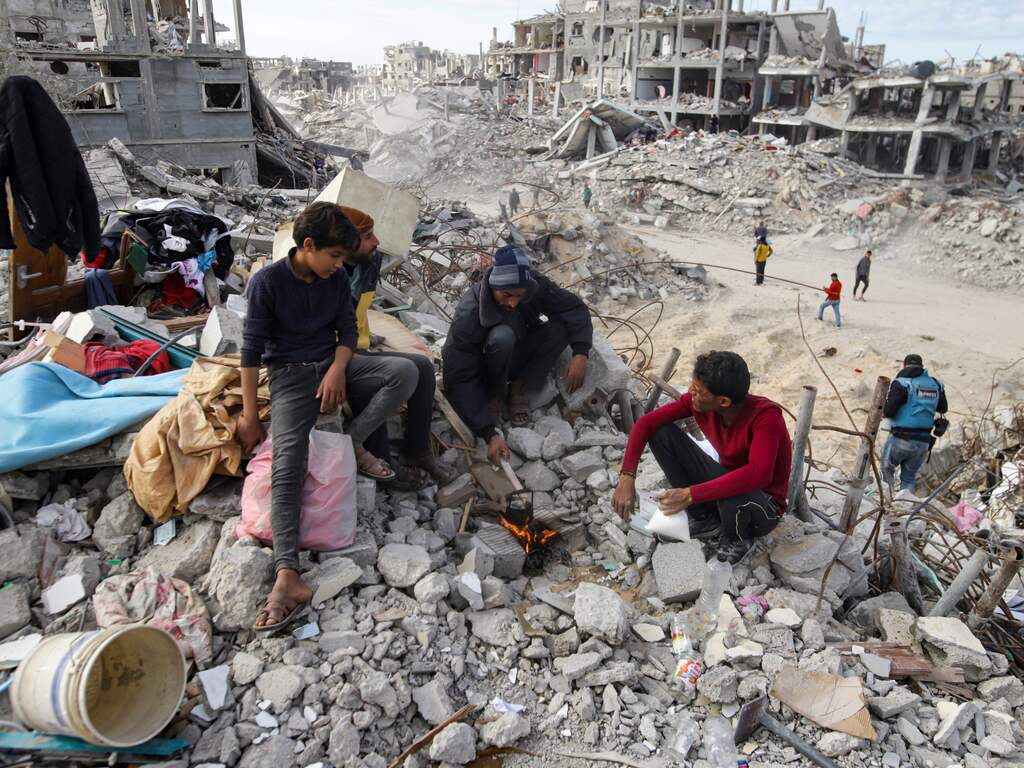 Ruim 600 hulptrucks in Gaza en zoektocht naar vermisten onder puin