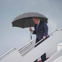 Trump kondigt onmiddellijke nieuwe gesprekken aan met Iran na afblazen aanval