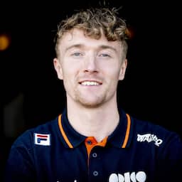 Politie vermoedt dat vermiste shorttracker Roes in buitenland zit: auto op Schiphol