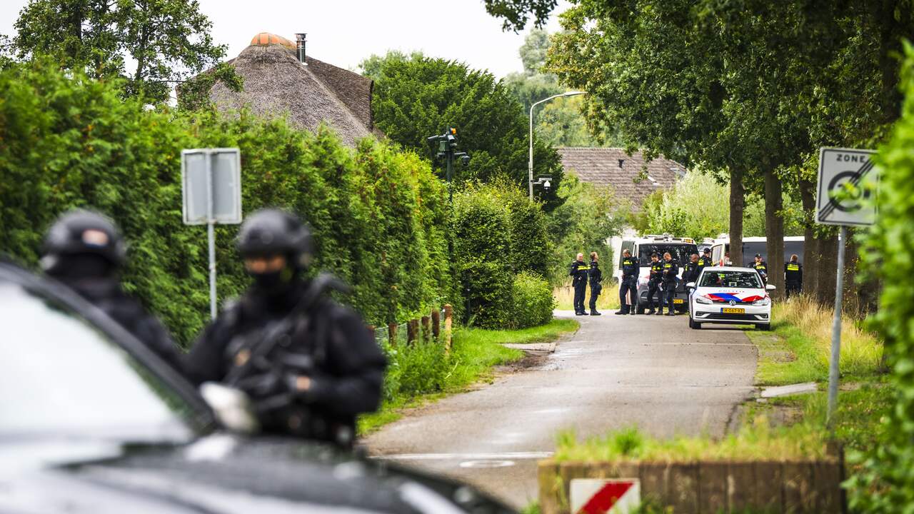 Foto bij 32 personen verdacht van poging tot moord in Overasselt, in totaal 6 nationaliteiten