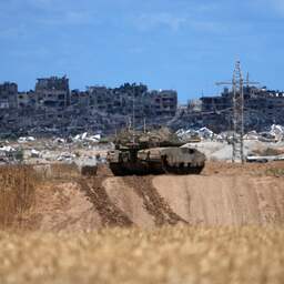 Live Gaza | Israël neemt grensposten over, tanks aan rand Rafah