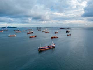Steeds minder olietankers varen door Straat van Hormuz