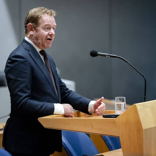 Illustratie bij: Van Weel oneens met kritiek Rekenkamer over informeren, Kamer wil debat