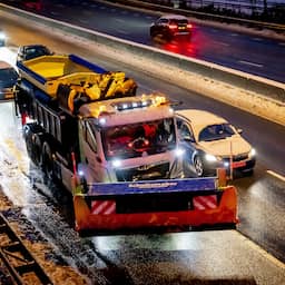 Live sneeuw | Advies om wegen in regio Utrecht te mijden, problemen op Schiphol