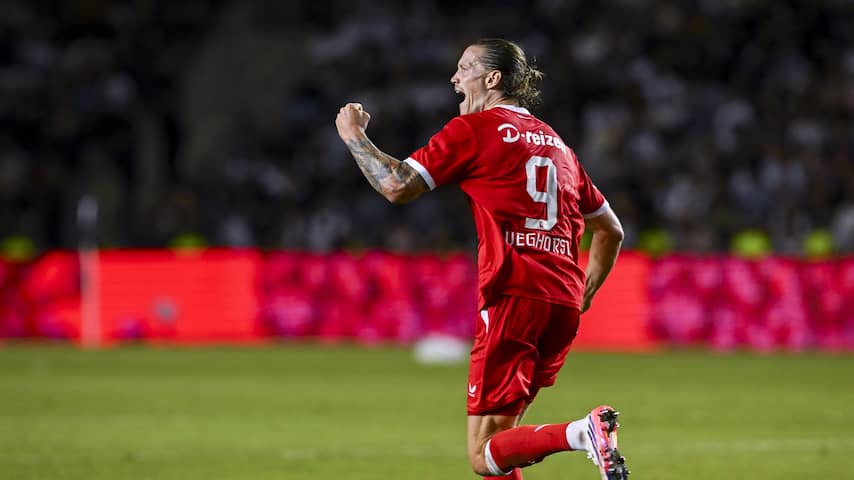 Weghorst dankt God na bevrijdende goal voor FC Twente: 'Er zit veel gevoel bij'