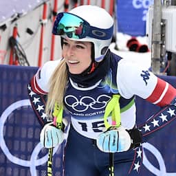 Skilegende Lindsey Vonn gaat met gescheurde kruisband hard onderuit op afdaling