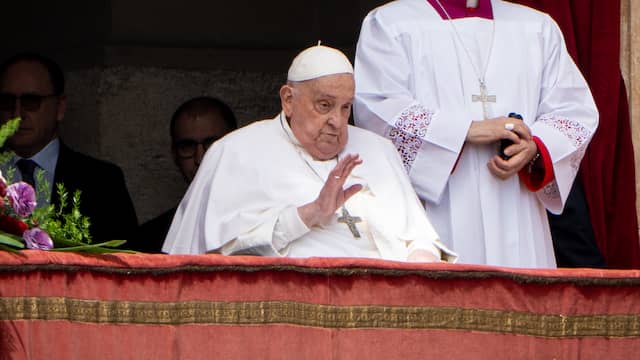 Live | De paus wordt vanavond opgebaard, Notre-Dame brengt eerbetoon - NU.nl