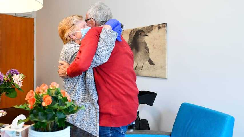 'Honden hadden het beter': hoe we de verpleeghuizen uit het oog