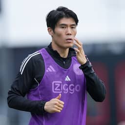 Tomiyasu neemt na negen duels afscheid van Ajax: 'Ik had meer willen brengen'