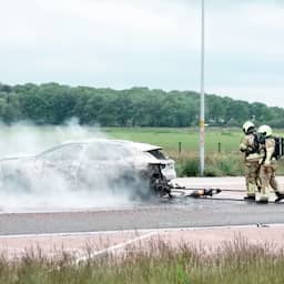 Gewonde en brandende auto bij tankstation A28 door confrontatie voetbalfans