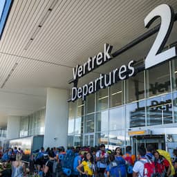 Stroomstoring op Schiphol voorbij, weer licht in de vertrekhal