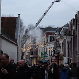 Brand na explosie in binnenstad Utrecht, oproep om niet naar die plek te komen