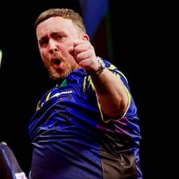 Live darts | Uitgefloten Littler treft Clayton in finale Premier League-avond in Ahoy