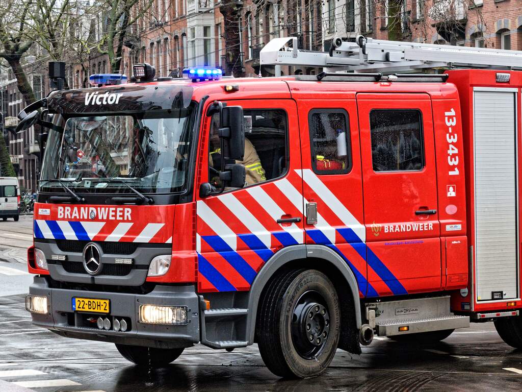 Zware regenval zorgt voor wateroverlast in Noord- en West-Nederland