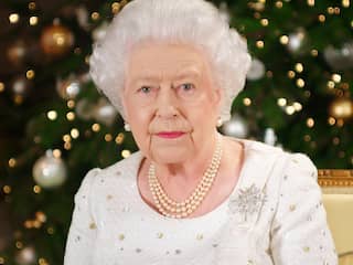 Britse tv-zender komt met deepfake kersttoespraak koningin als waarschuwing