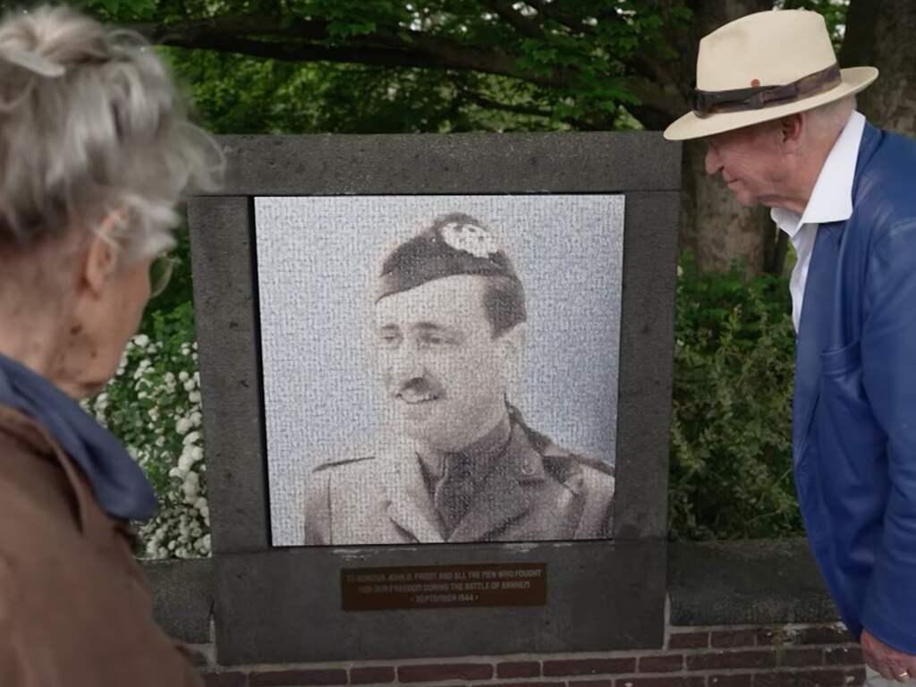 Een week later regelde het NPO-programma Even tot hier een nieuwe plaquette.