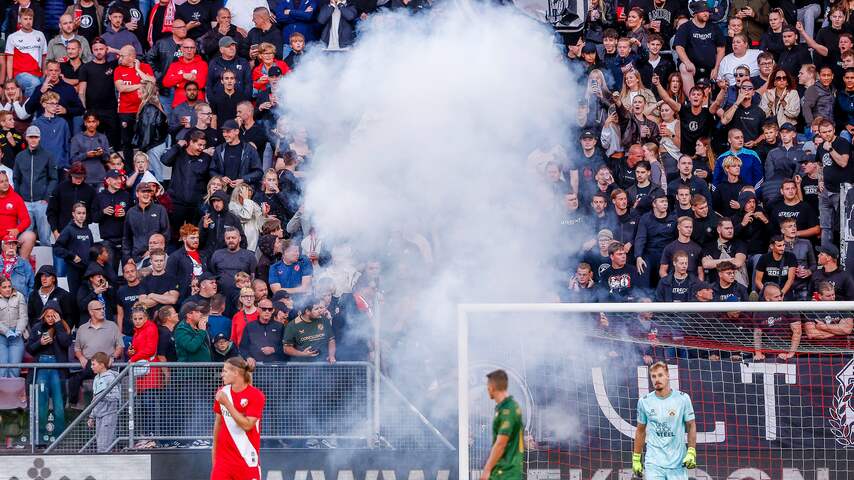 Foto bij FC Utrecht identificeert eerste verdachten rond gestaakt duel met Go Ahead