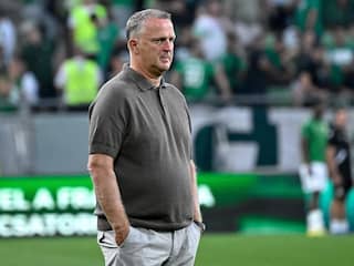 Van den Brom hard na 'onvolwassen' exit Twente: 'Eerste helft was verschrikkelijk'