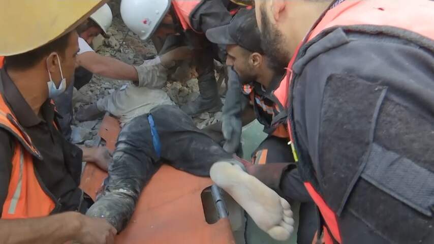 Reddingswerkers op zoek naar overlevenden na bloedige dag in Gazastrook