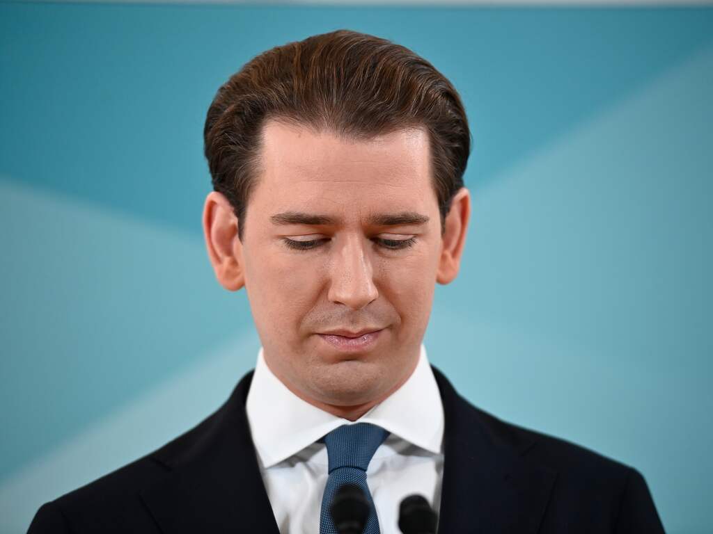Van corruptie verdachte Oostenrijkse oud-kanselier Kurz verlaat politiek