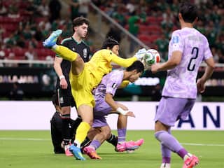 Gastland Mexico pakt groepswinst op WK na blunder Zuid-Koreaanse keeper