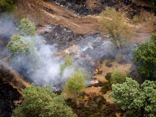 Rook- en geuroverlast na grote brand bij Venray kunnen nog weken aanhouden