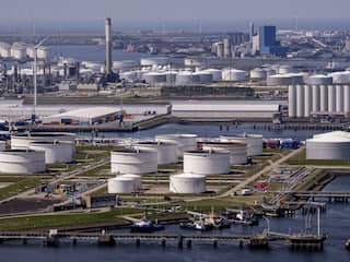 Sluiting Straat van Hormuz stuwt meer olie door Rotterdamse haven
