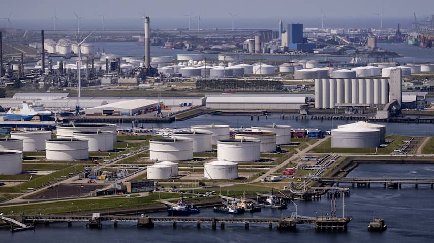 Sluiting Straat van Hormuz stuwt meer olie door Rotterdamse haven
