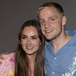 Voetballer Donny van de Beek gaat trouwen met dochter Dennis Bergkamp