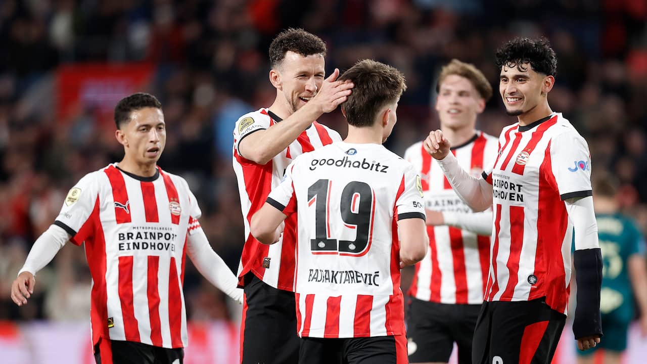 Live Eredivisie | Mauro na dikke zege PSV op PEC: 'We gaan voor 100 goals'