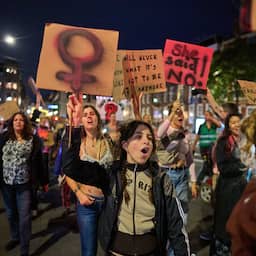 Vrouwen 'eisen de nacht op' in Den Haag, later fietstochten in heel Nederland