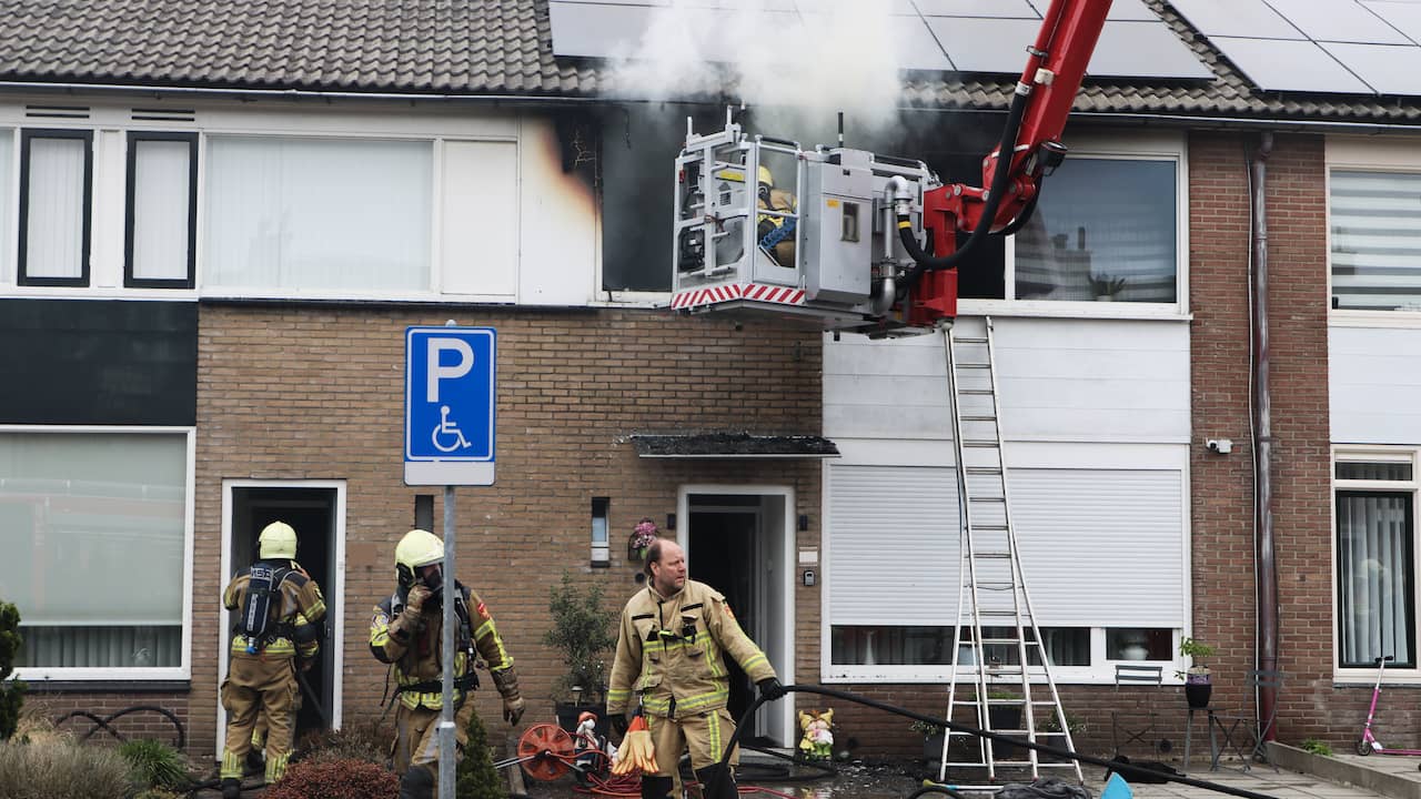 Dode bij woningbrand in Oldenzaal, twee mensen gewond